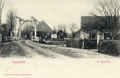 13393 Gezicht op de Vaartbrug over de 's-Gravelandsche Vaart in de Oud-Loosdrechtsedijk te Oud-Loosdrecht (gemeente ...